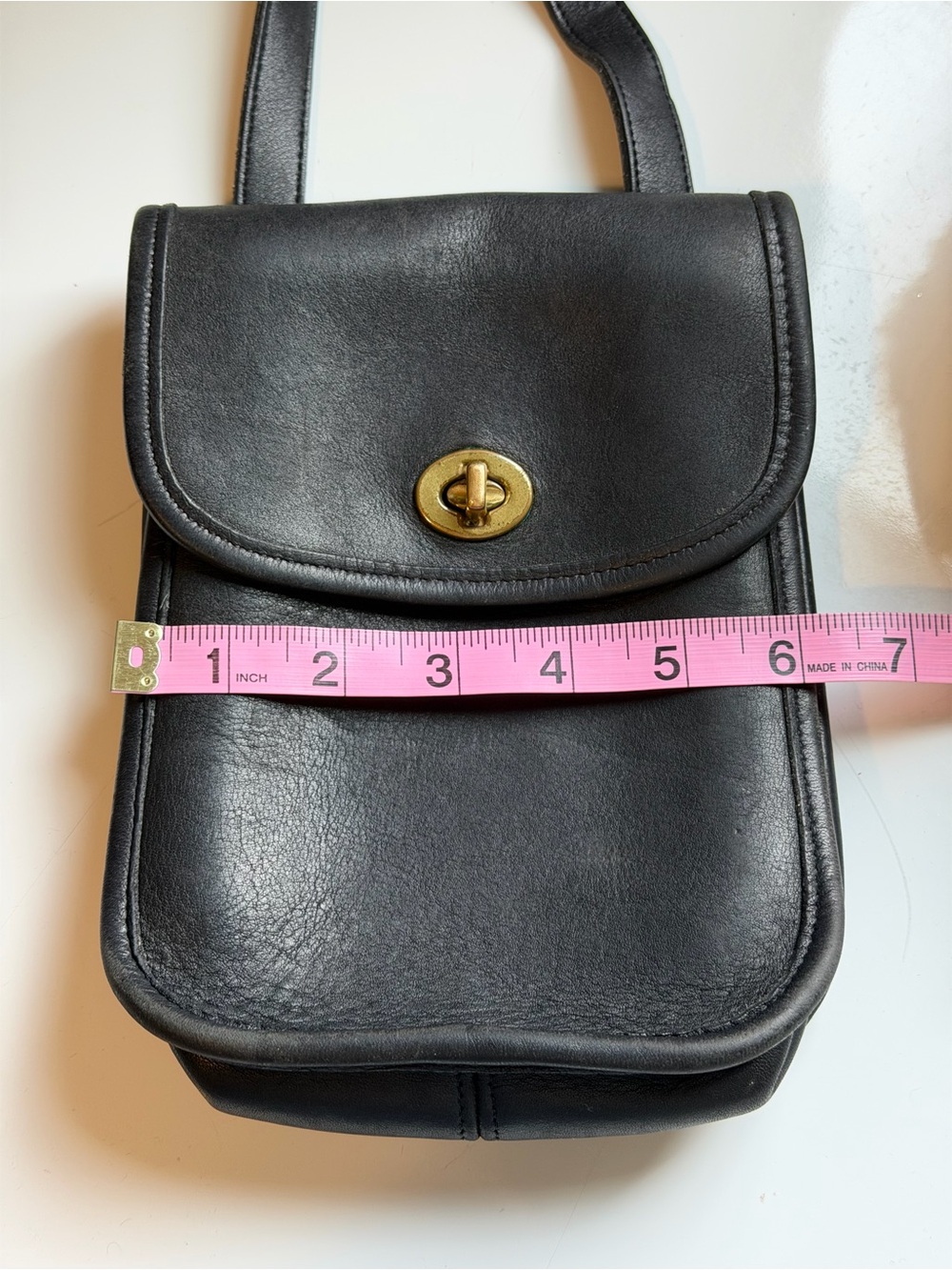 Vintage 1995 Coach Small Sidepack in Black Leather - Made in the USA - Picture 14 of 15